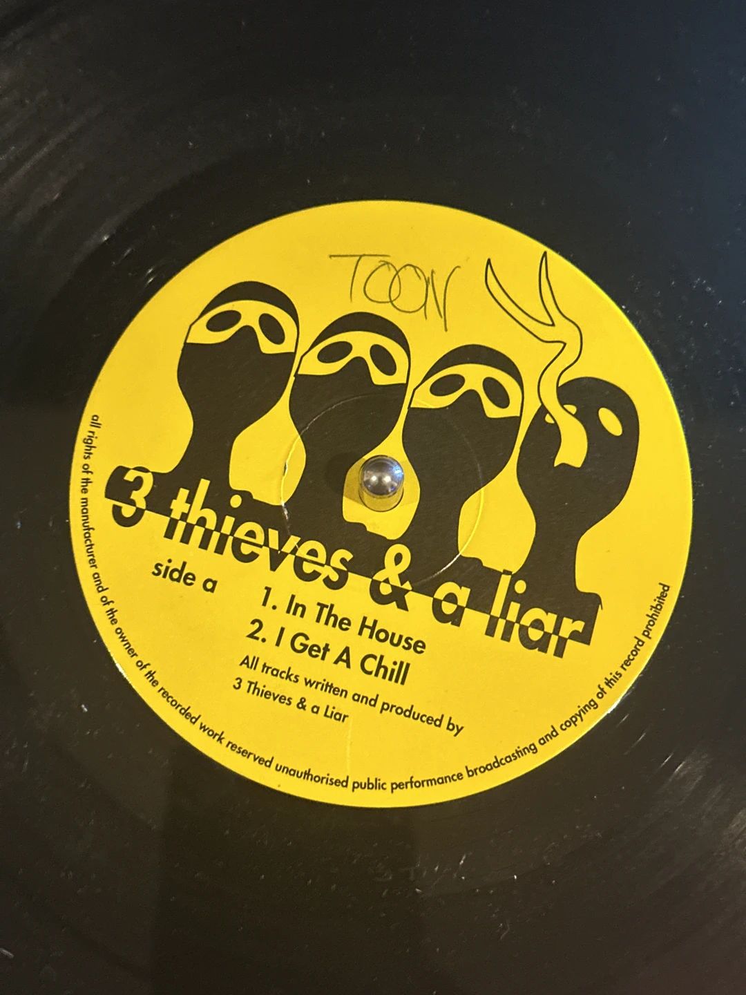3 Thieves & A Liar – In The House